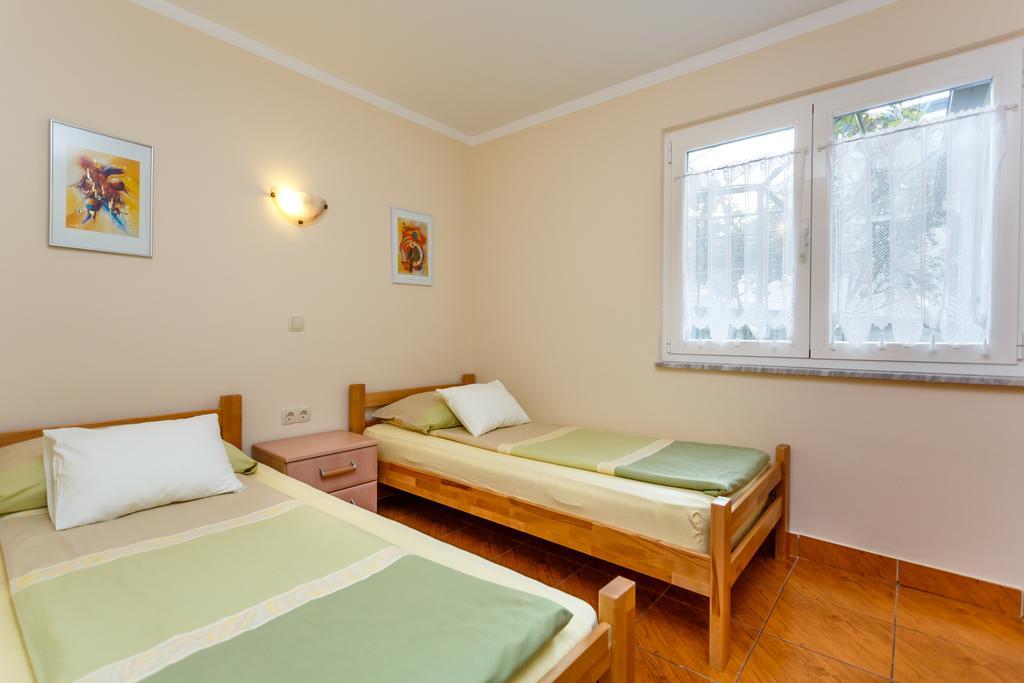 Apartments Villa Elizabet Malinska Bagian luar foto