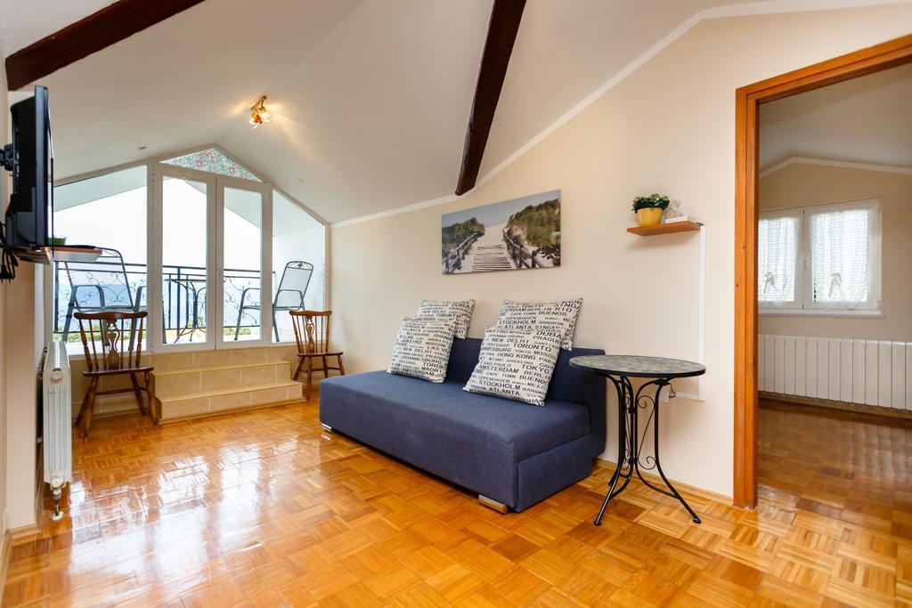 Apartments Villa Elizabet Malinska Bagian luar foto