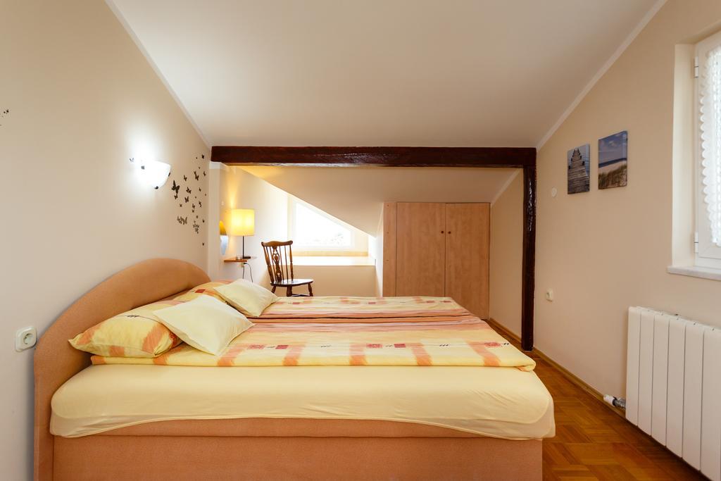 Apartments Villa Elizabet Malinska Bagian luar foto