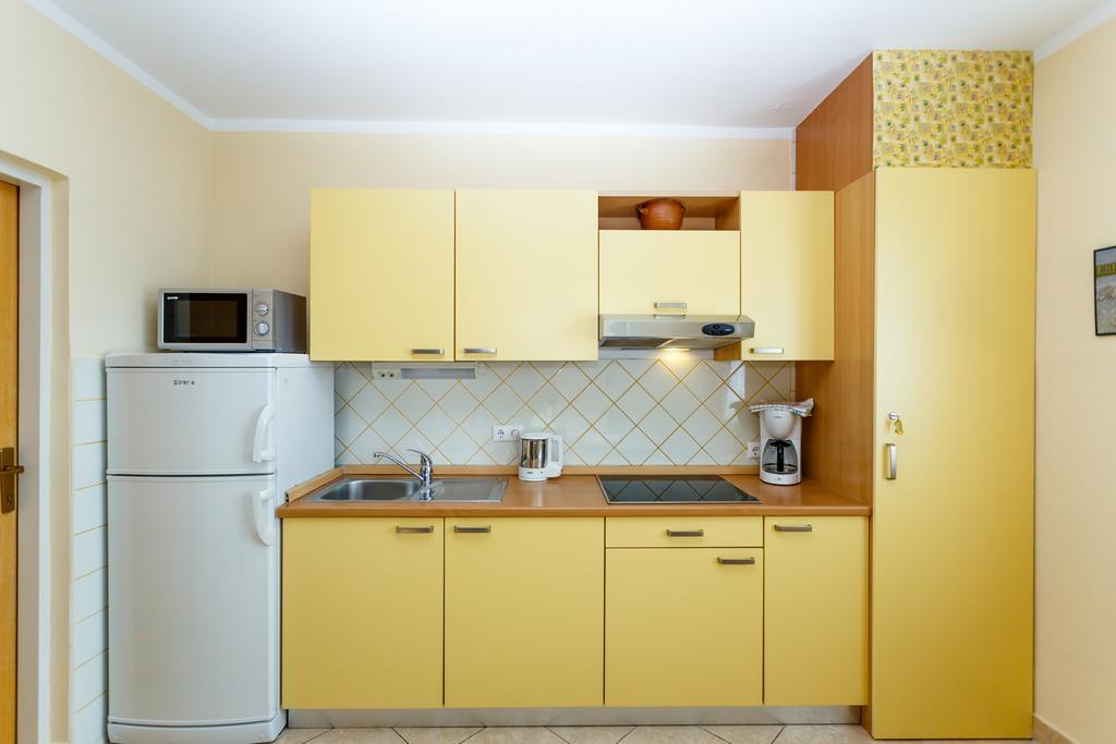 Apartments Villa Elizabet Malinska Bagian luar foto