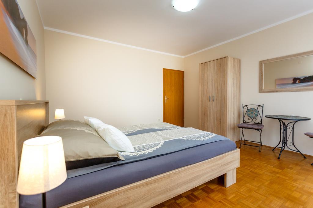 Apartments Villa Elizabet Malinska Bagian luar foto